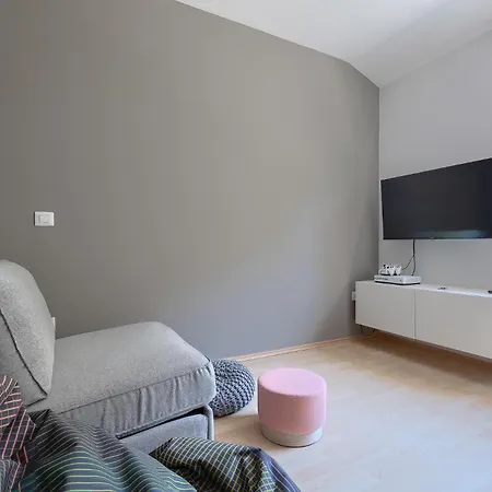 Nona Nina * פורץ