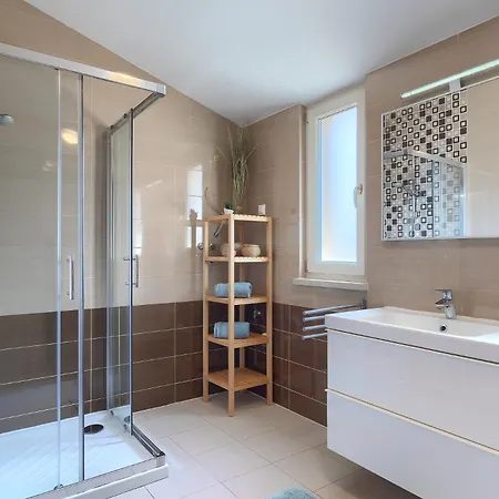 וילה Nona Nina פורץ